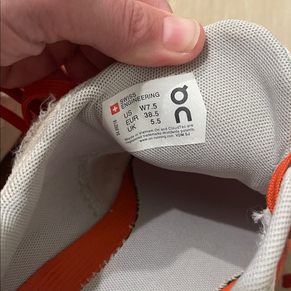 On Running Women’s CloudSurfer Running Shoes Rust/Rose Sz 7.5 - Picture 7 of 7